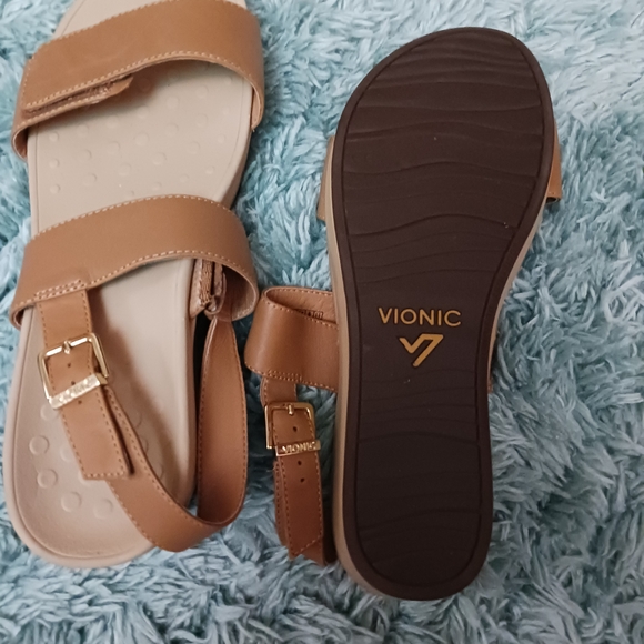 Vionic Women's Brown Strap Sandals - Picture 3 of 3
